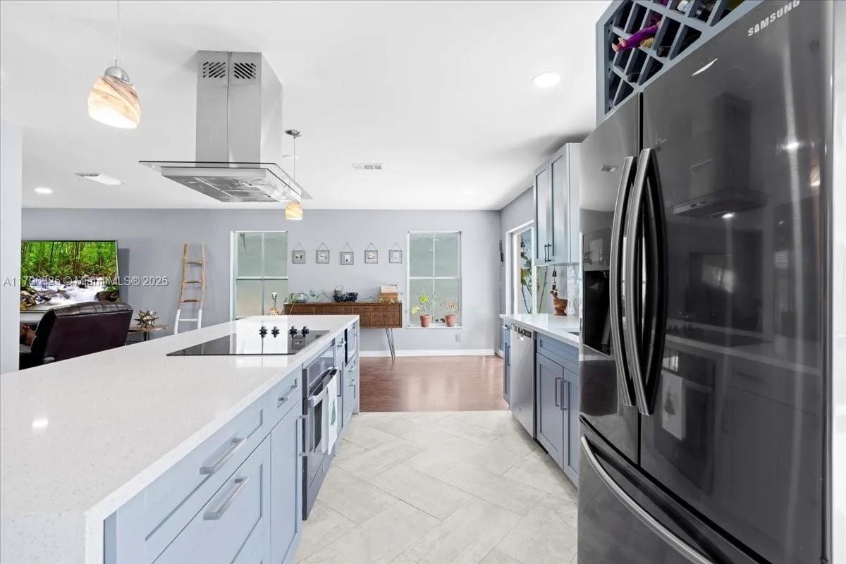 Davie, Florida 33328, United States, 3 Bedrooms Bedrooms, ,3 BathroomsBathrooms,Residential,Active,123311