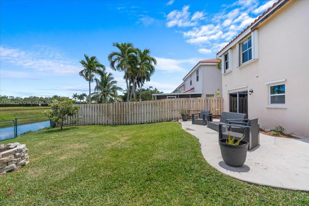 Davie, Florida 33328, United States, 3 Bedrooms Bedrooms, ,3 BathroomsBathrooms,Residential,Active,123311