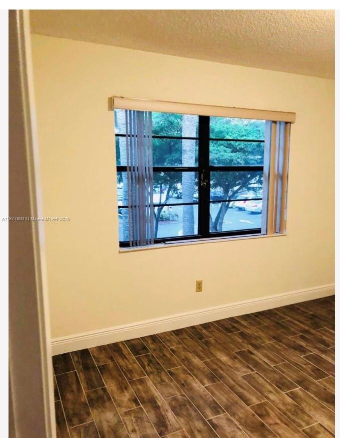 GOLDEN LAKES VILLAGE COND - Residential