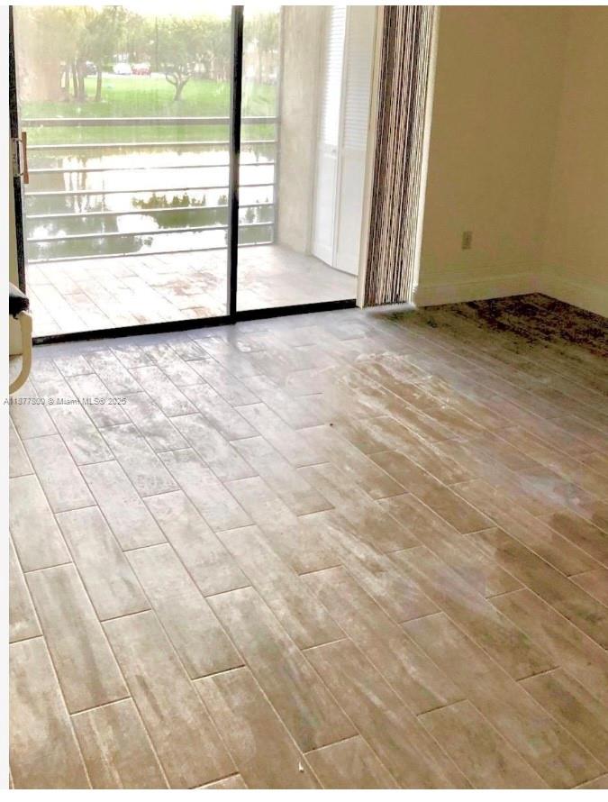 GOLDEN LAKES VILLAGE COND - Residential