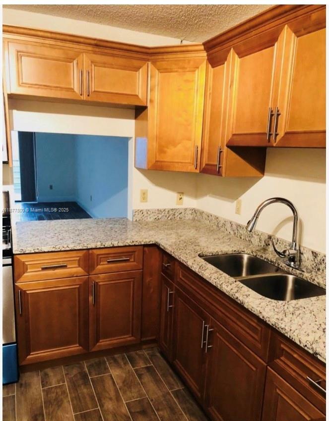 GOLDEN LAKES VILLAGE COND - Residential