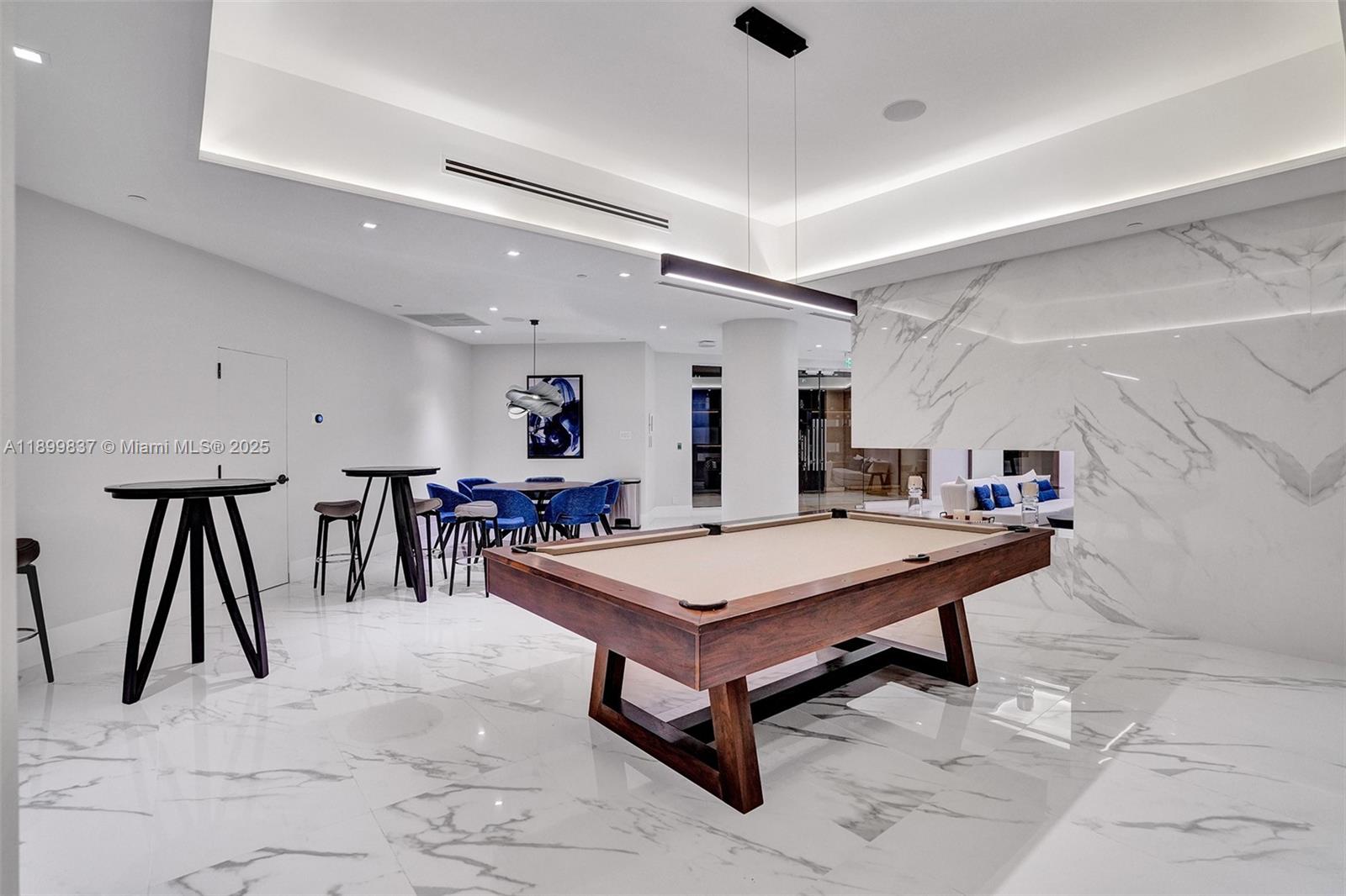 1000 ISL BLVD WILLIAMS IS - Residential