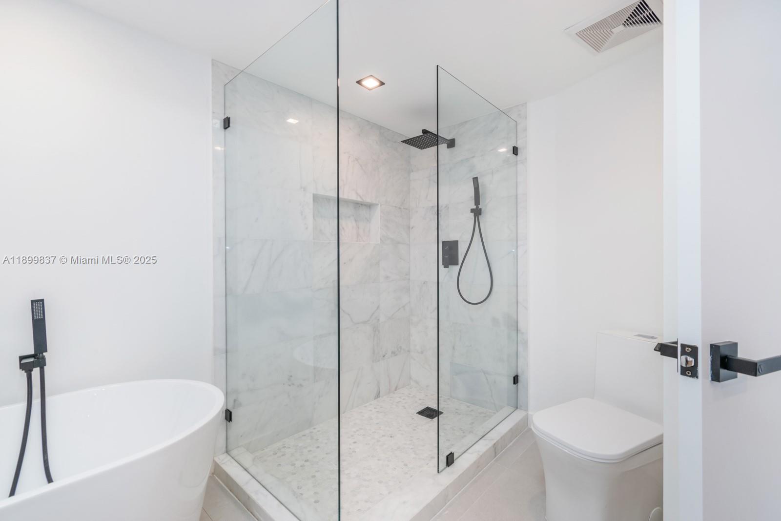 1000 ISL BLVD WILLIAMS IS - Residential