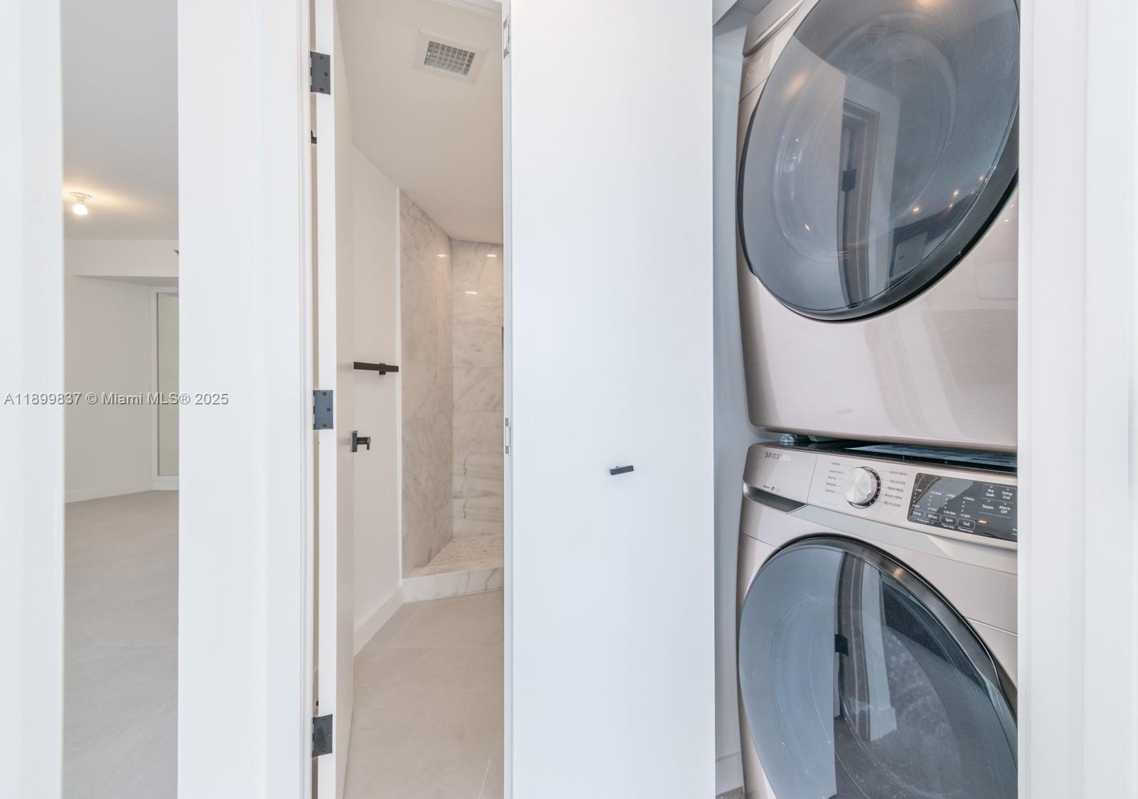 1000 ISL BLVD WILLIAMS IS - Residential