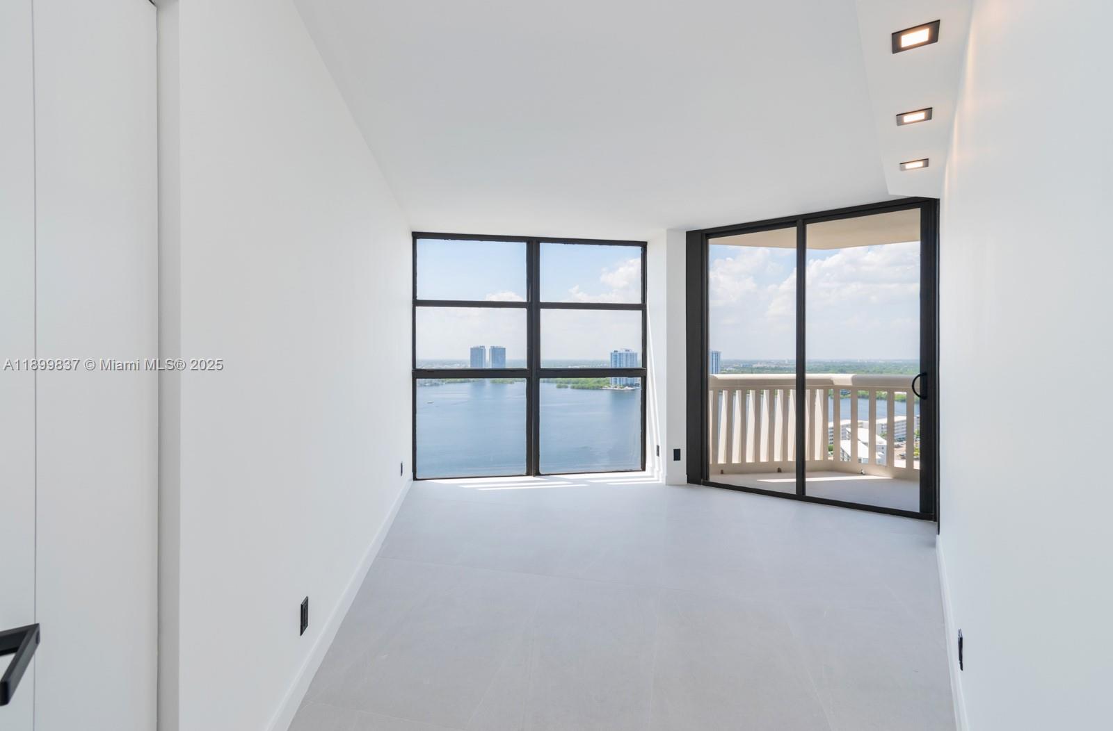 1000 ISL BLVD WILLIAMS IS - Residential