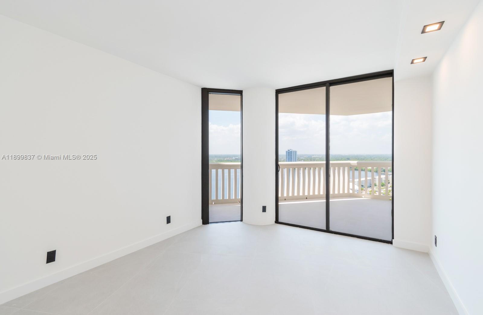 1000 ISL BLVD WILLIAMS IS - Residential