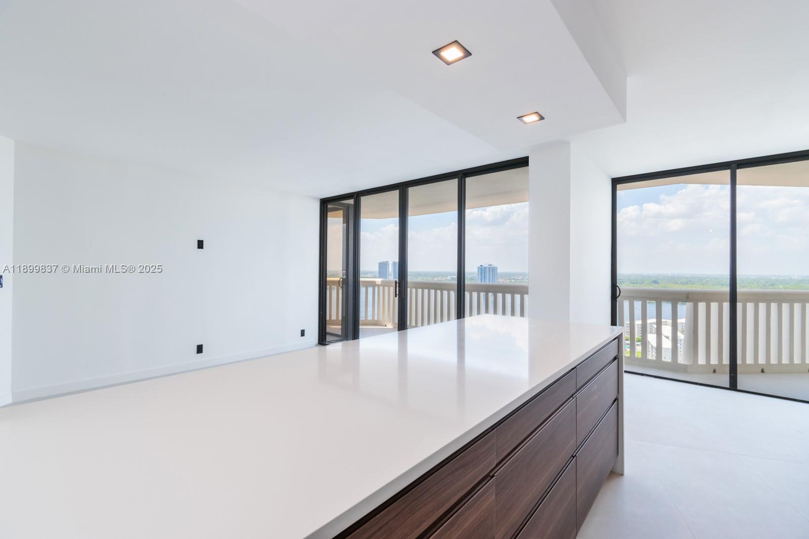 1000 ISL BLVD WILLIAMS IS - Residential