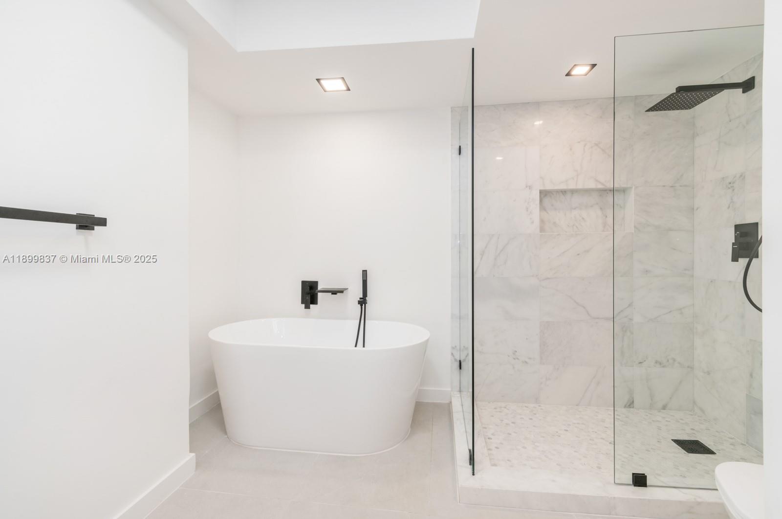 1000 ISL BLVD WILLIAMS IS - Residential