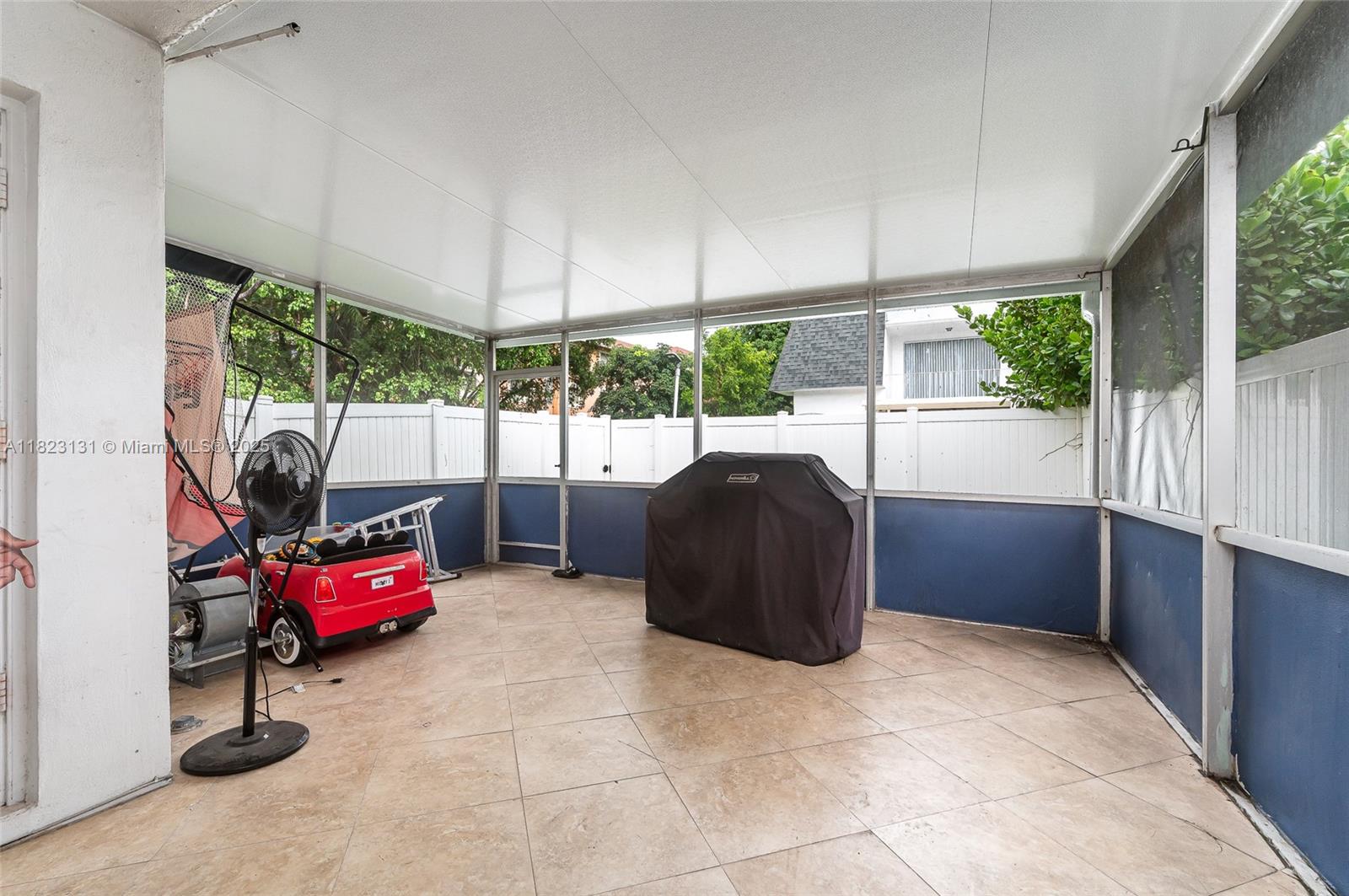 NOVA TOWNHOUSES CONDOMINI - Residential