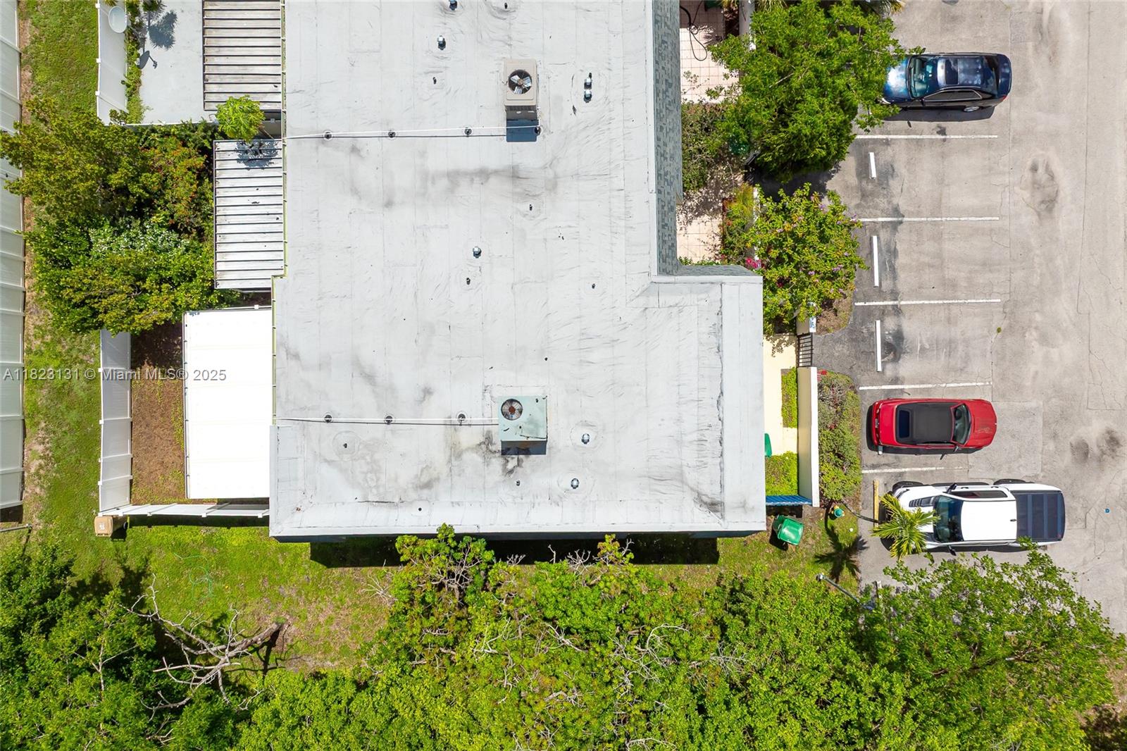 NOVA TOWNHOUSES CONDOMINI - Residential