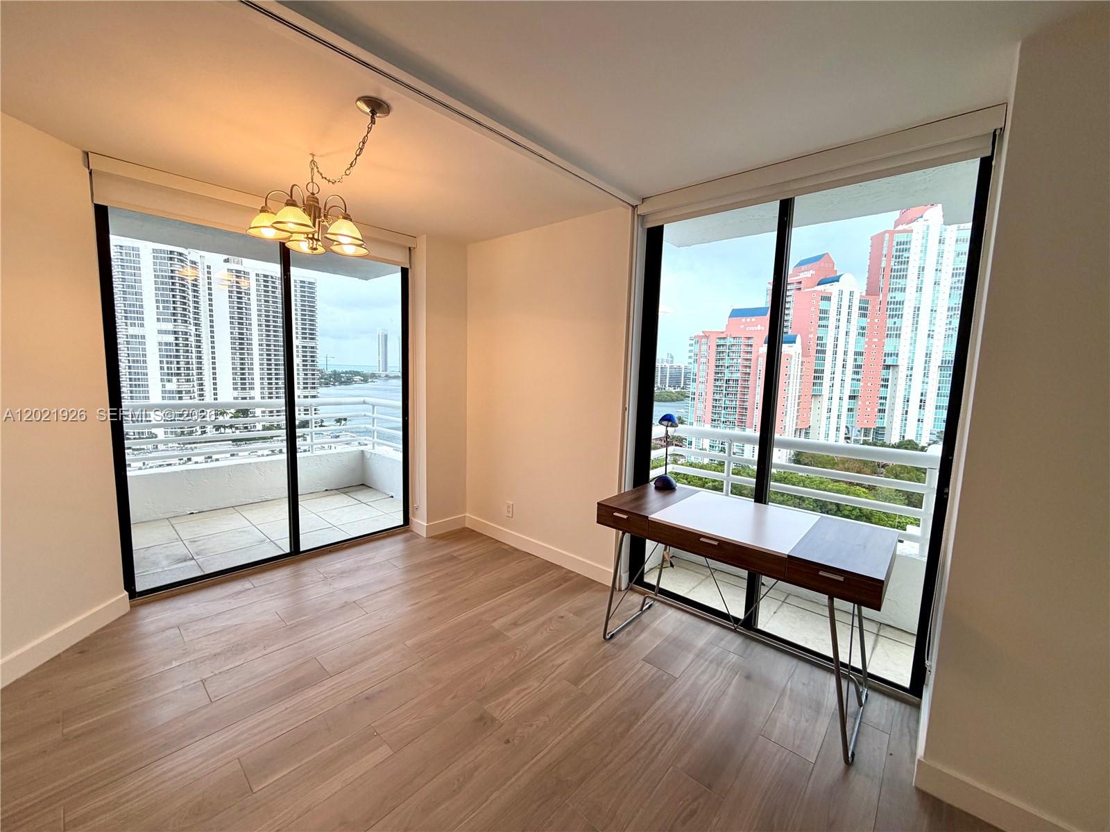 PARC CENTRAL AVENTURA EAS - Residential