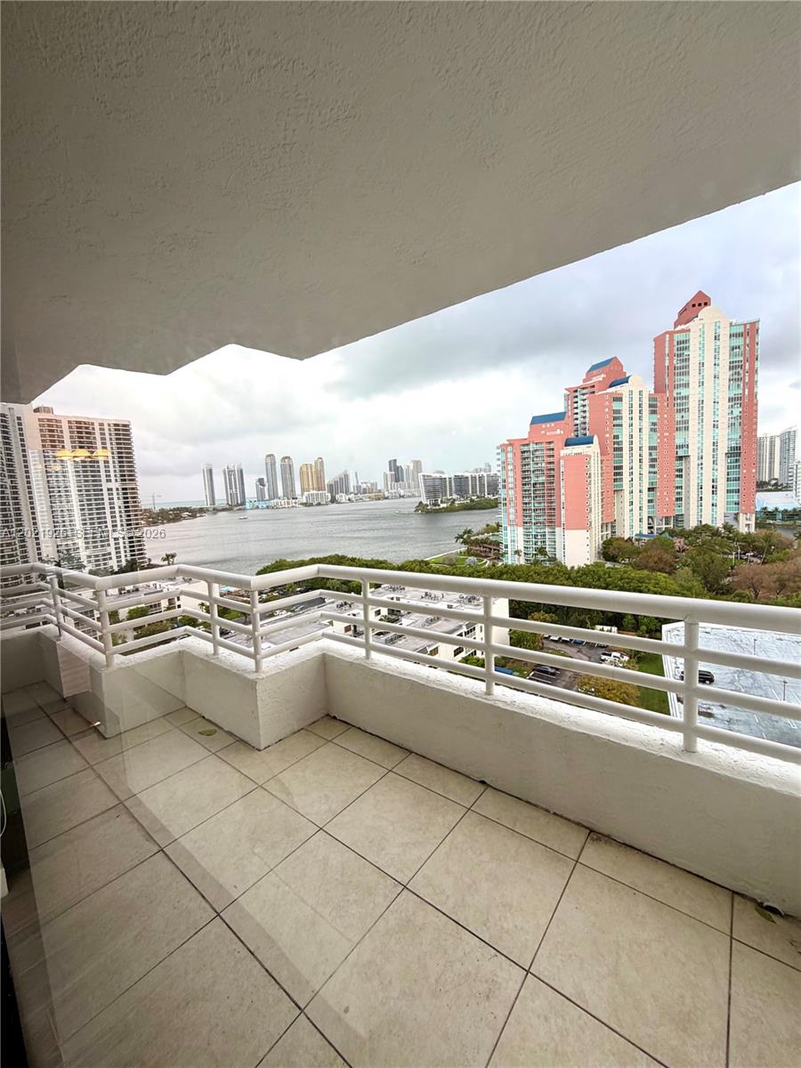 PARC CENTRAL AVENTURA EAS - Residential