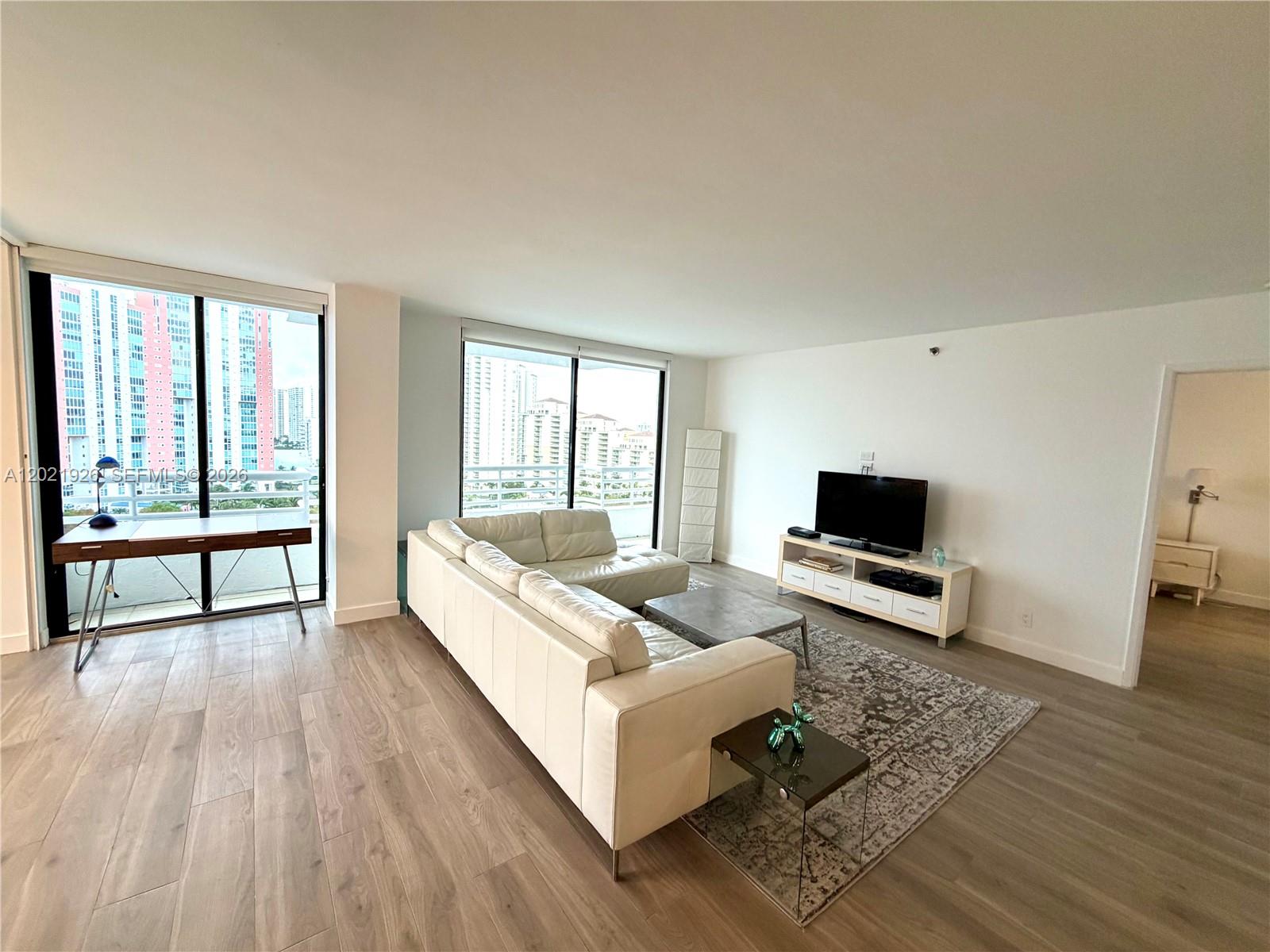 PARC CENTRAL AVENTURA EAS - Residential