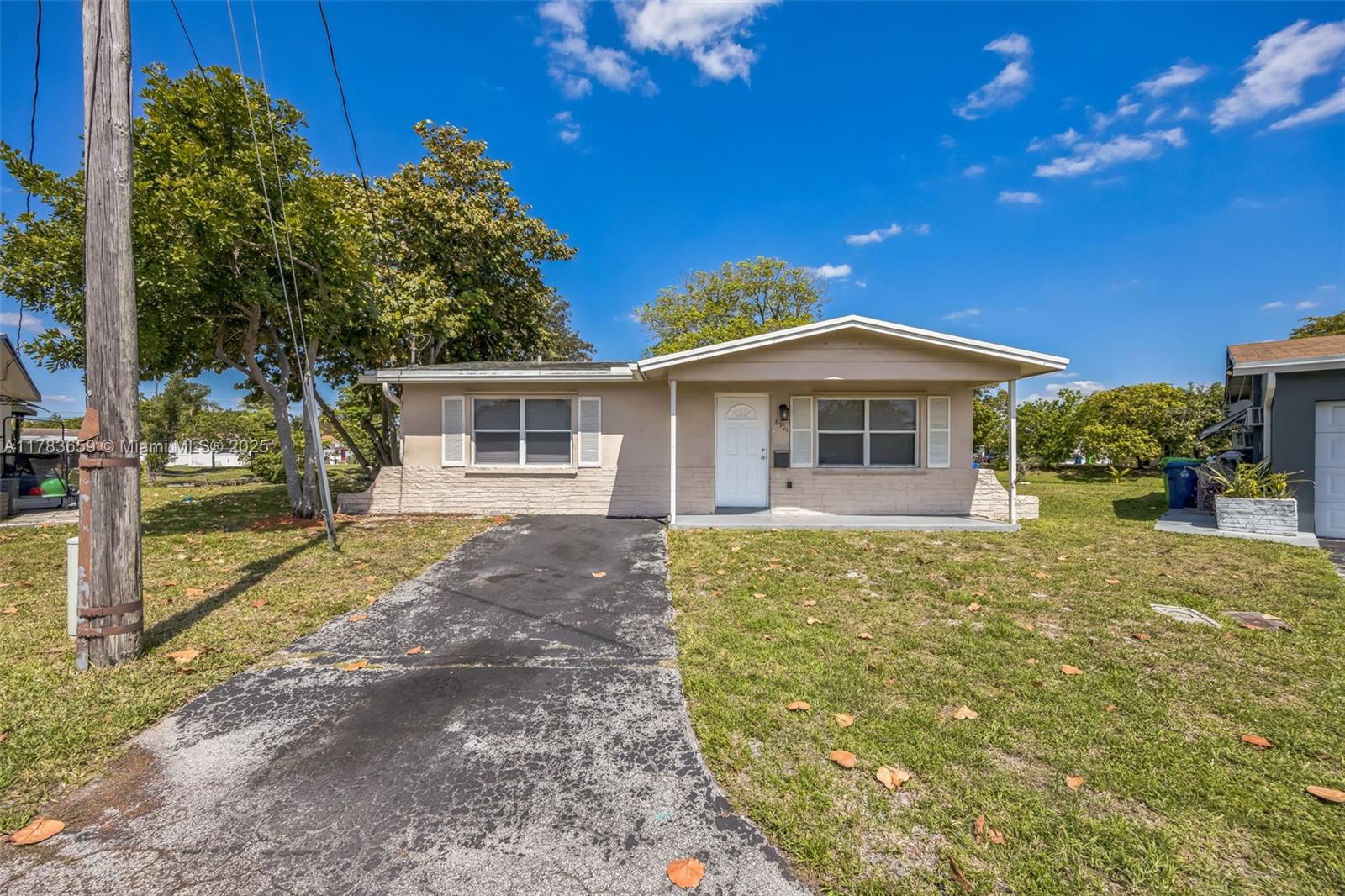 6901 Nw 28th St, Sunrise, Miami-Dade County, Florida - 2 Bedrooms  
2 Bathrooms - 
