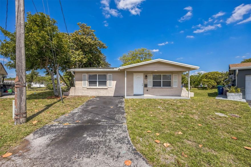 Charming Ranch-Style Home in Prime Waterfront Location!
Move-in ready 2 bedroom, 1.5 bath ranch situated on a desirable corner lot backing up to a peaceful body of water. Enjoy the perfect blend of comfort and location with an open, functional layout and relaxing outdoor views. Don’t miss this one!