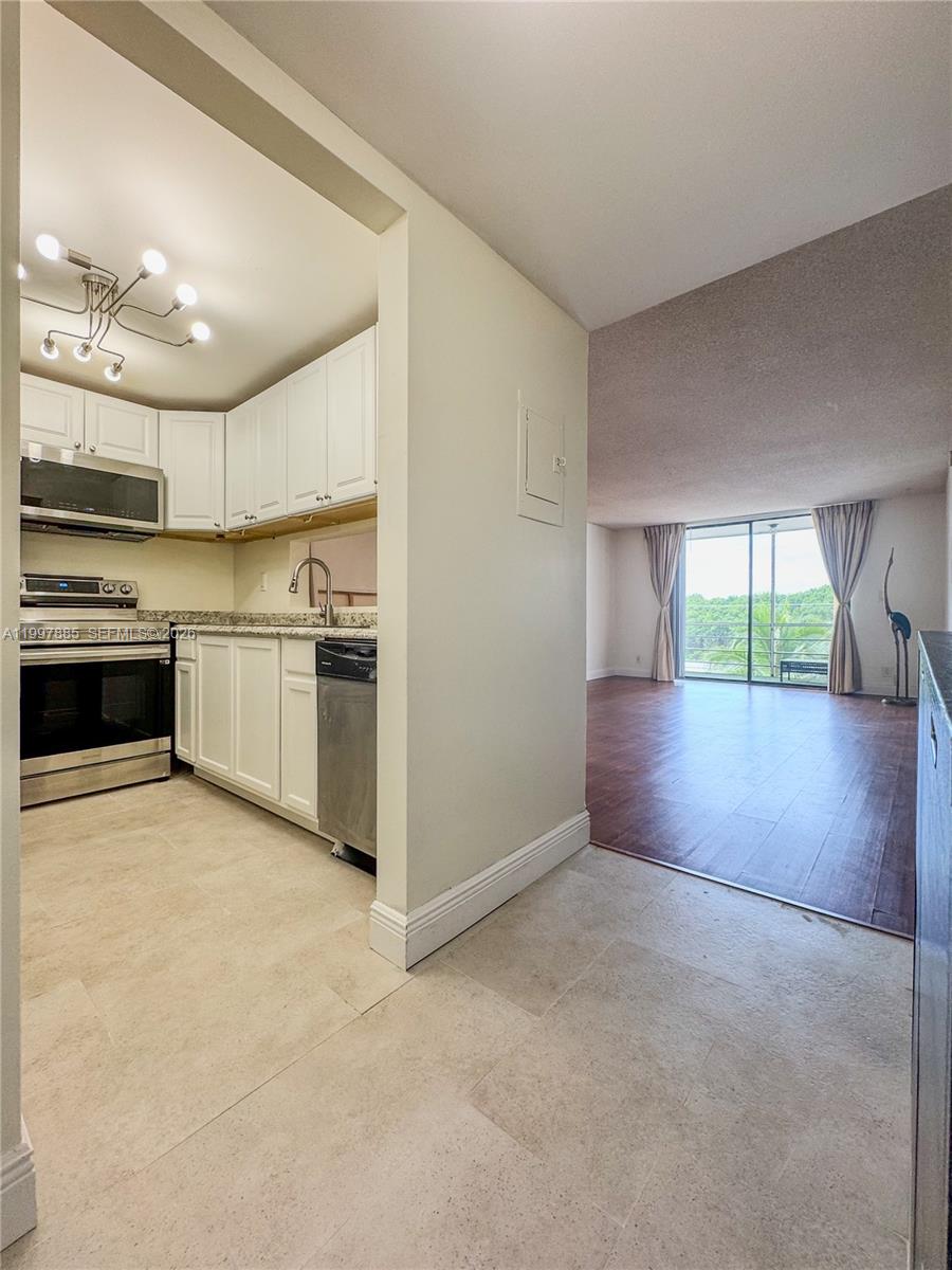 BAYSWATER COURT CONDO - Residential