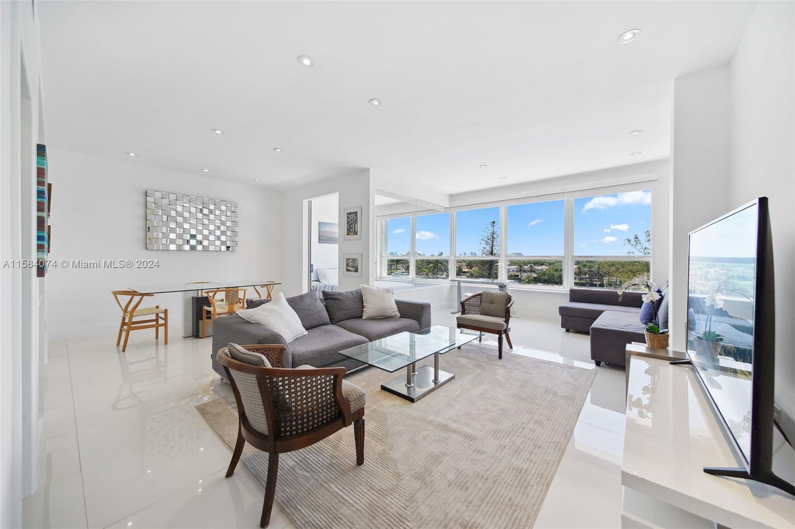 THE EXECUTIVE CONDO - Residential Lease