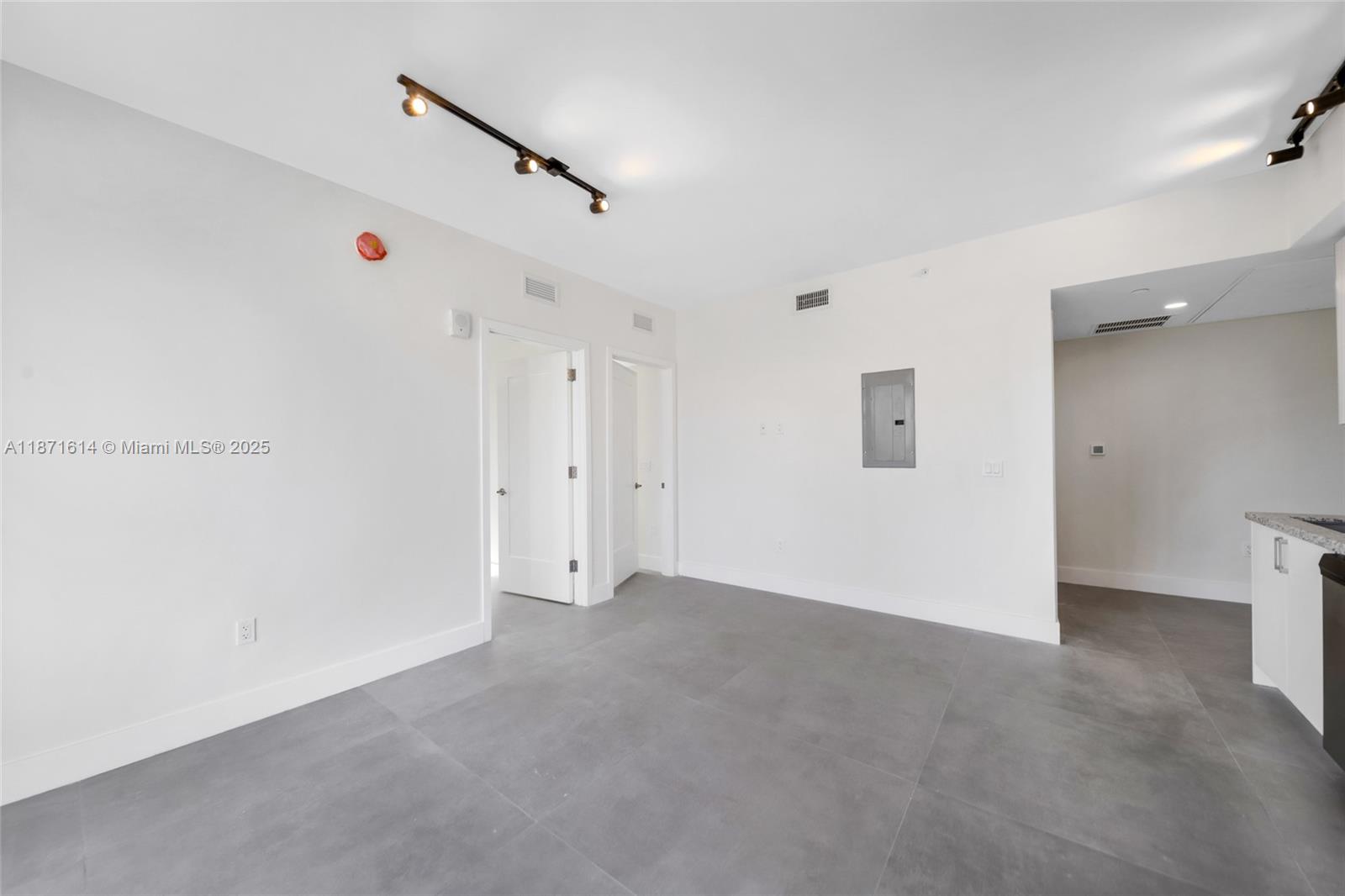 GRAND VIEW PARK - Residential Lease