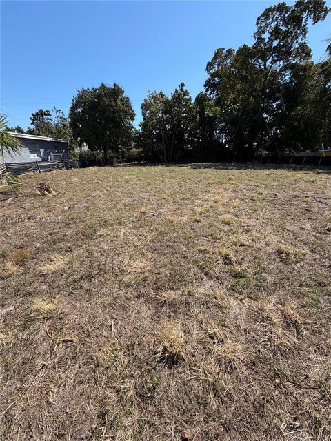 4240 NE 3rd Ave Deerfield Beach FL 33064