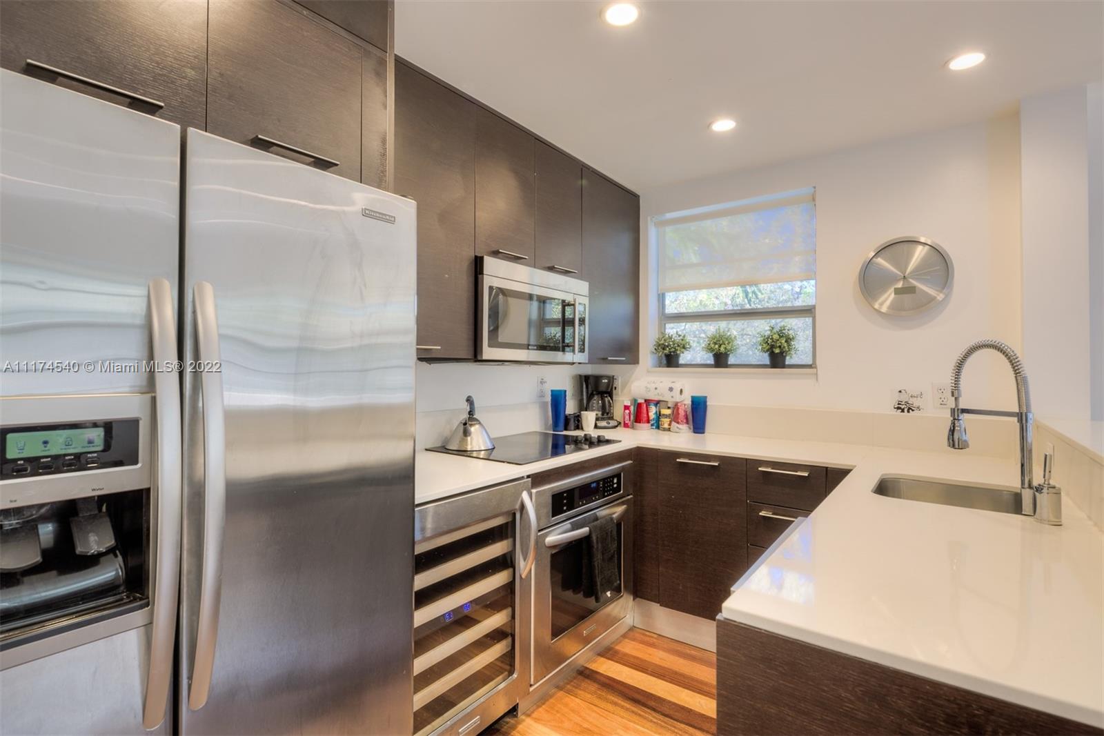 ETRURIA CONDO - Residential Lease