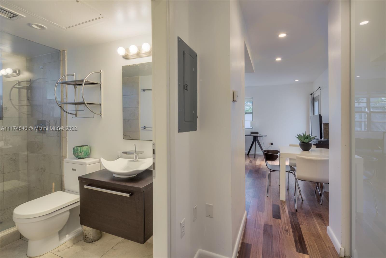 ETRURIA CONDO - Residential Lease