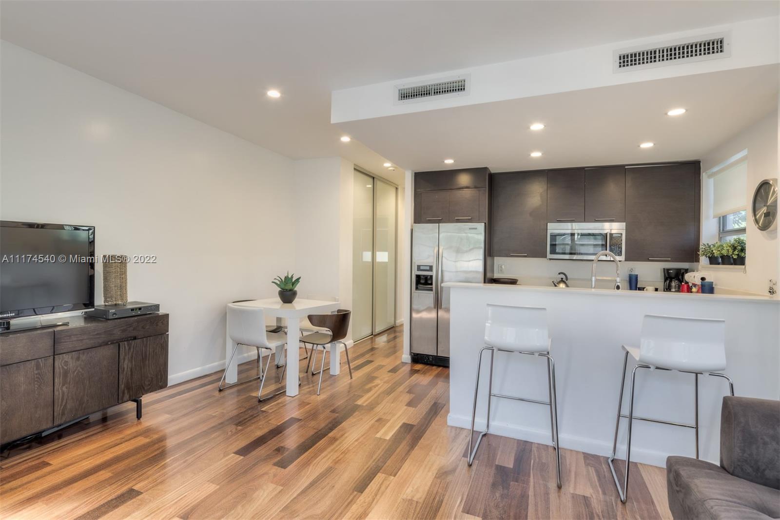 ETRURIA CONDO - Residential Lease