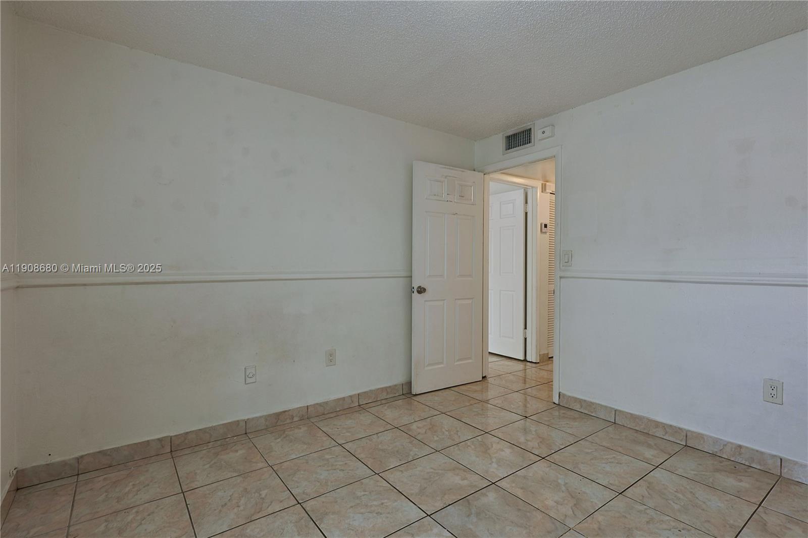 CYPRESS VILLAGE CONDO - Residential Lease