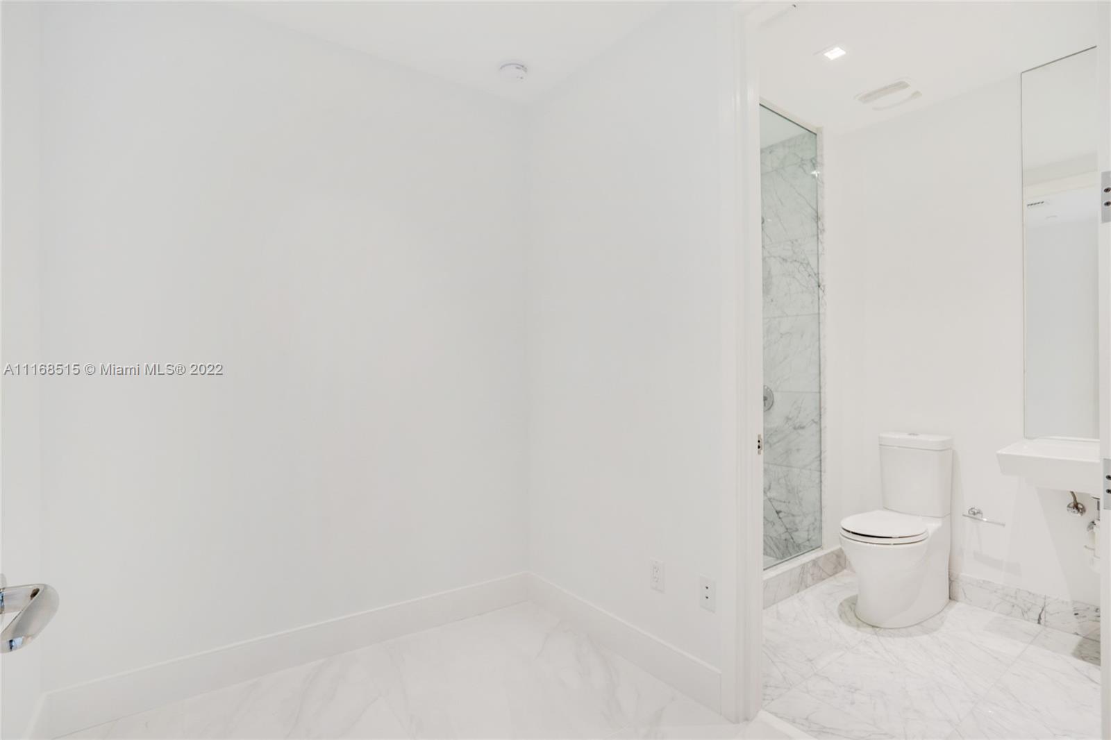 JADE SIGNATURE CONDO - Residential