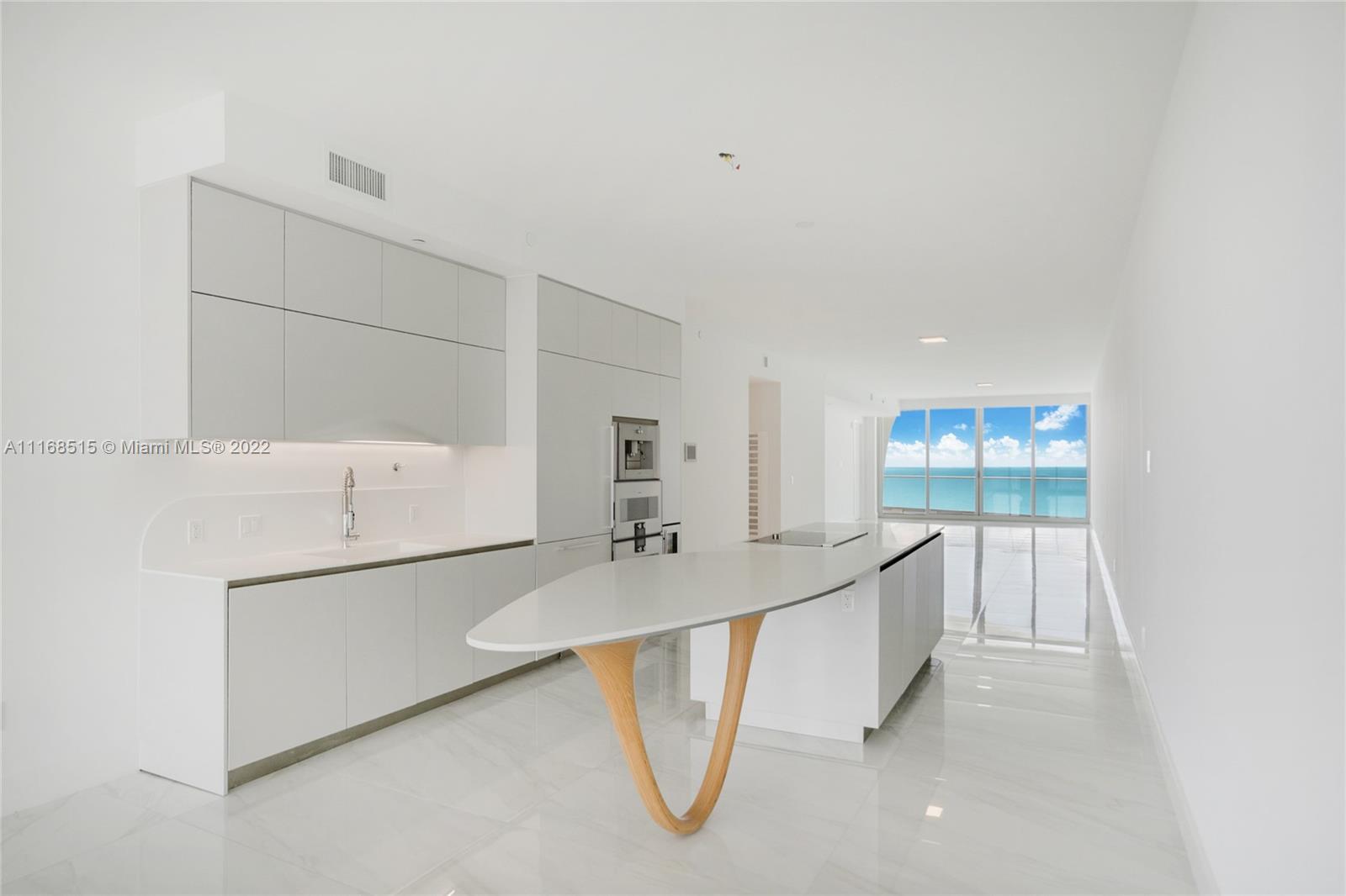 JADE SIGNATURE CONDO - Residential