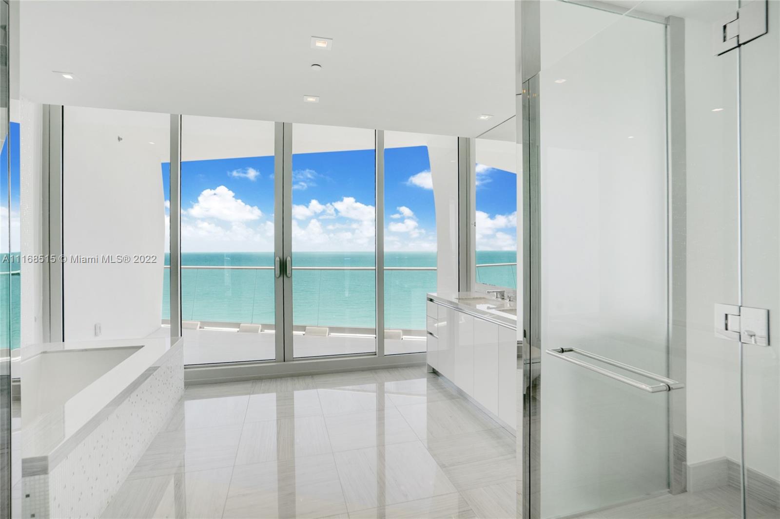 JADE SIGNATURE CONDO - Residential