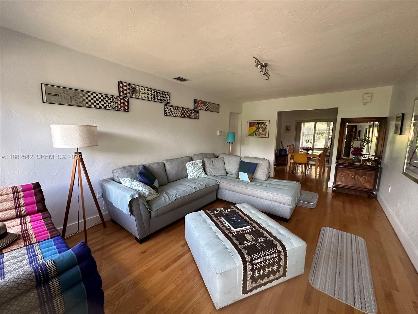 SILVER BLUFF - Residential