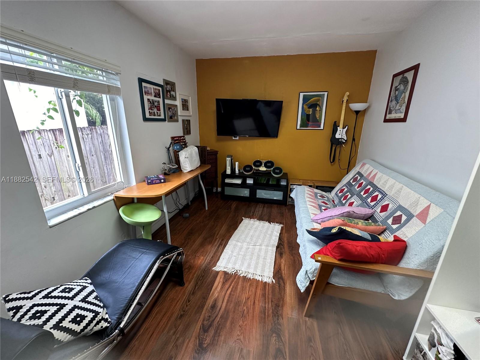 SILVER BLUFF - Residential