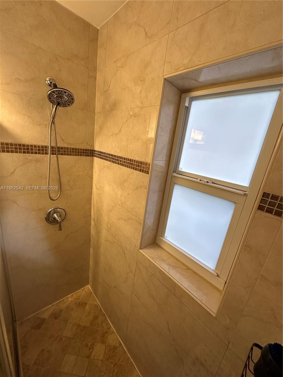 SILVER BLUFF - Residential