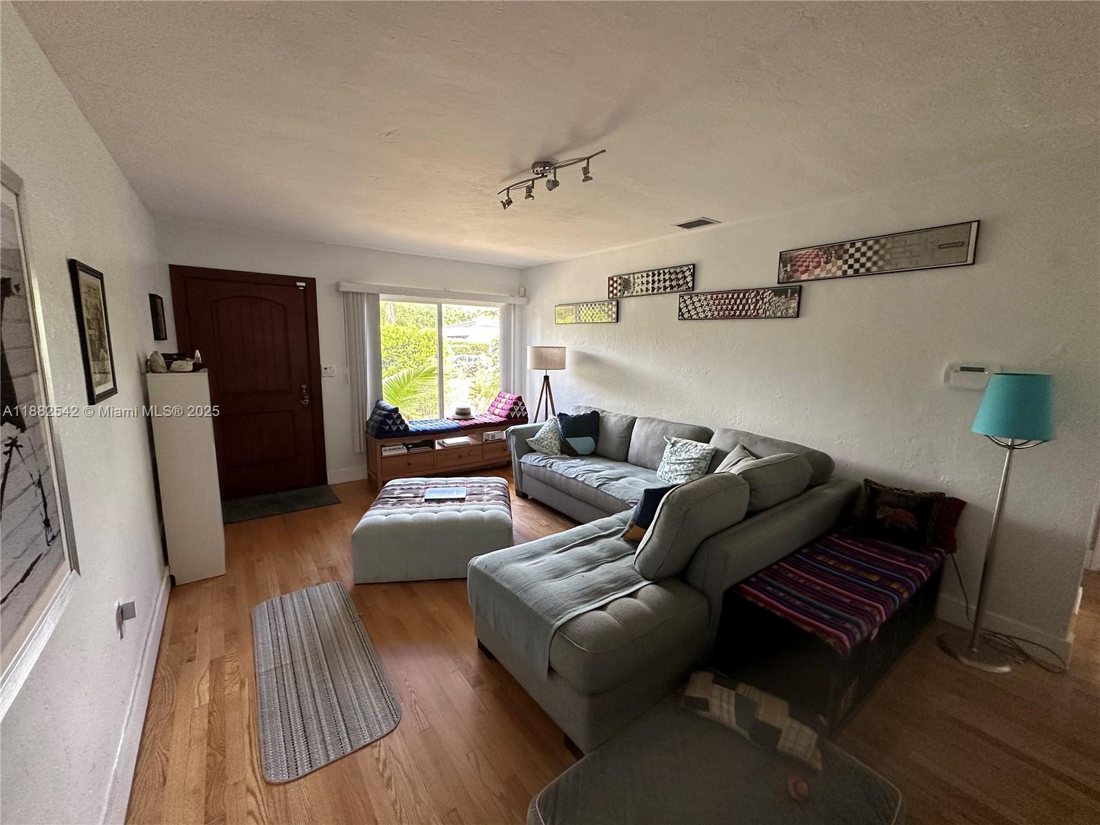 SILVER BLUFF - Residential