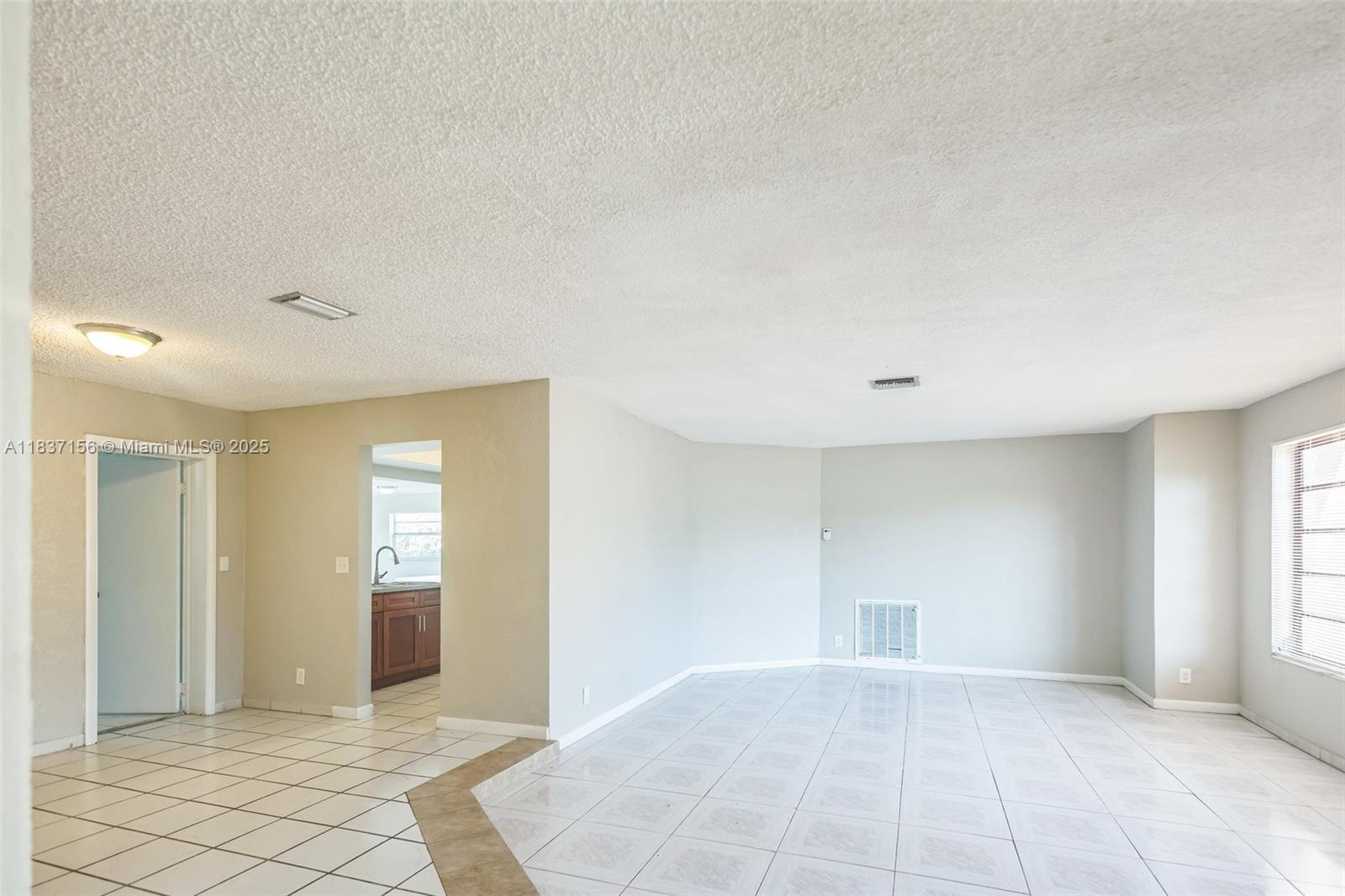 5640 NW 13th Ct