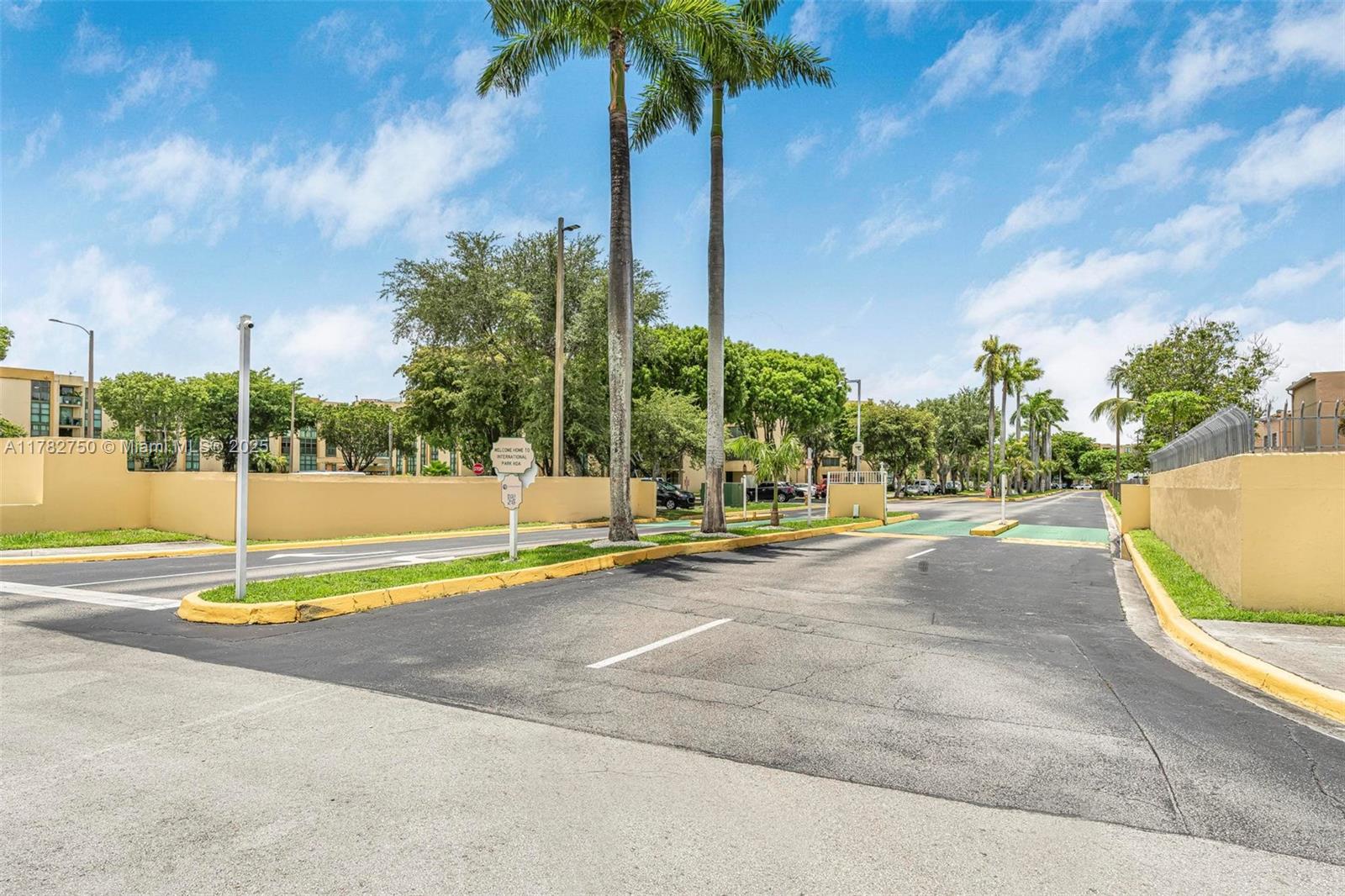 11750 SW 18th St 203-1