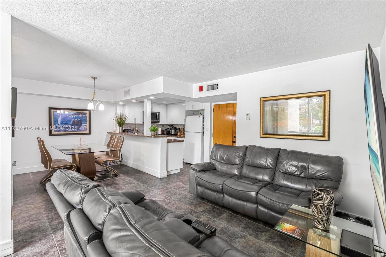 11750 Sw 18th St 203-1, Miami, Broward County, Florida - 2 Bedrooms  
2 Bathrooms - 