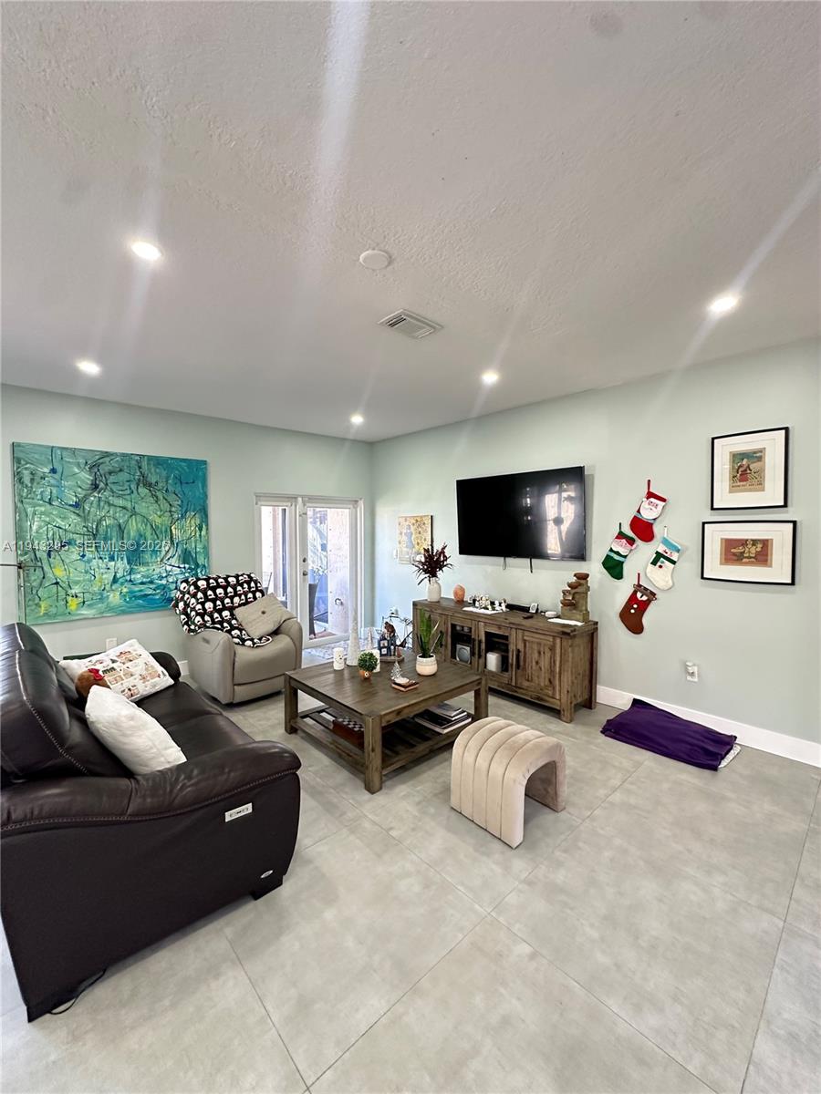 SILVER PALM HOMES - Residential