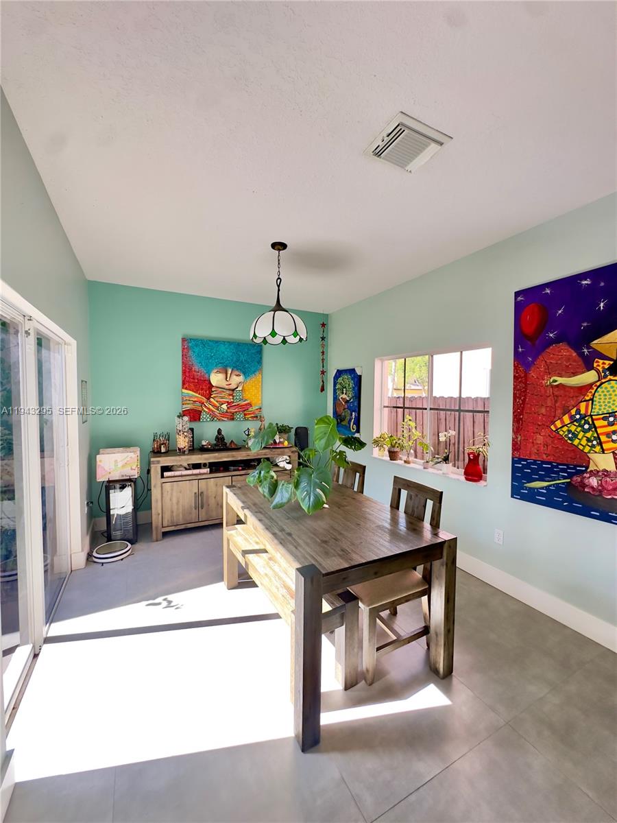 SILVER PALM HOMES - Residential