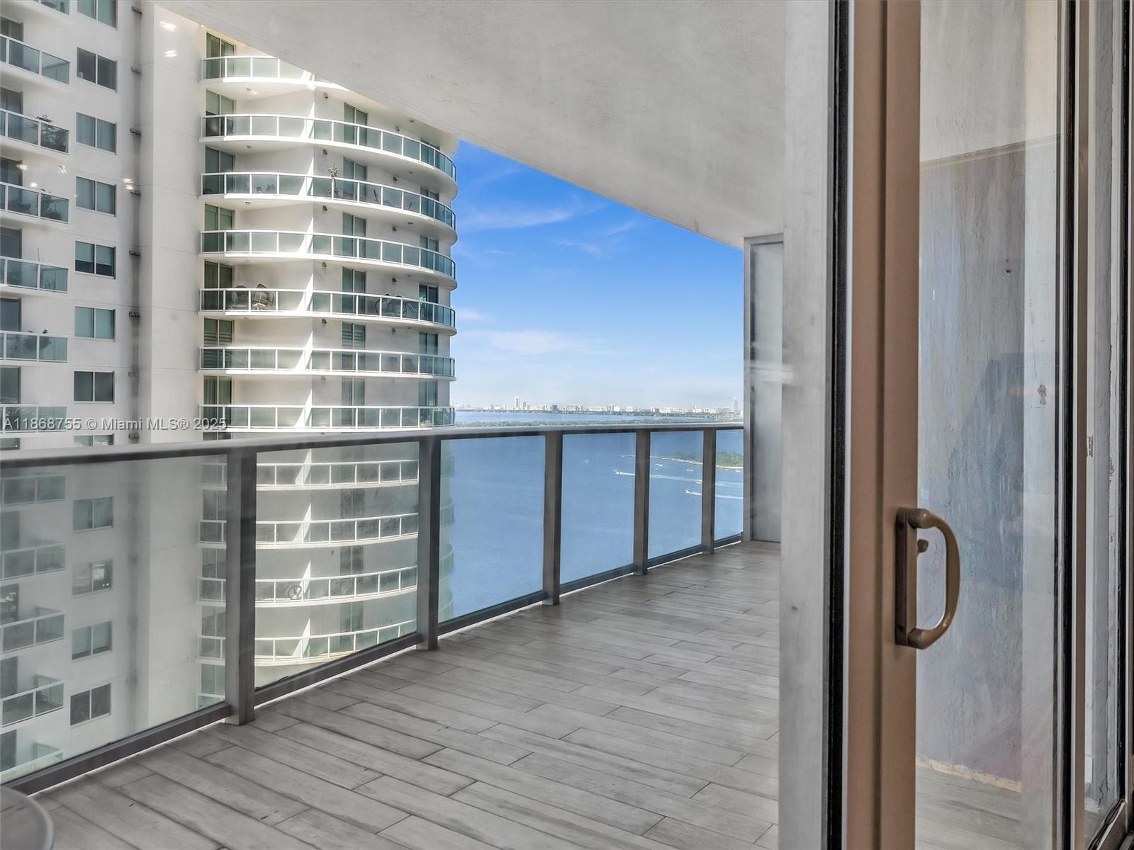 ARIA ON THE BAY CONDO - Residential