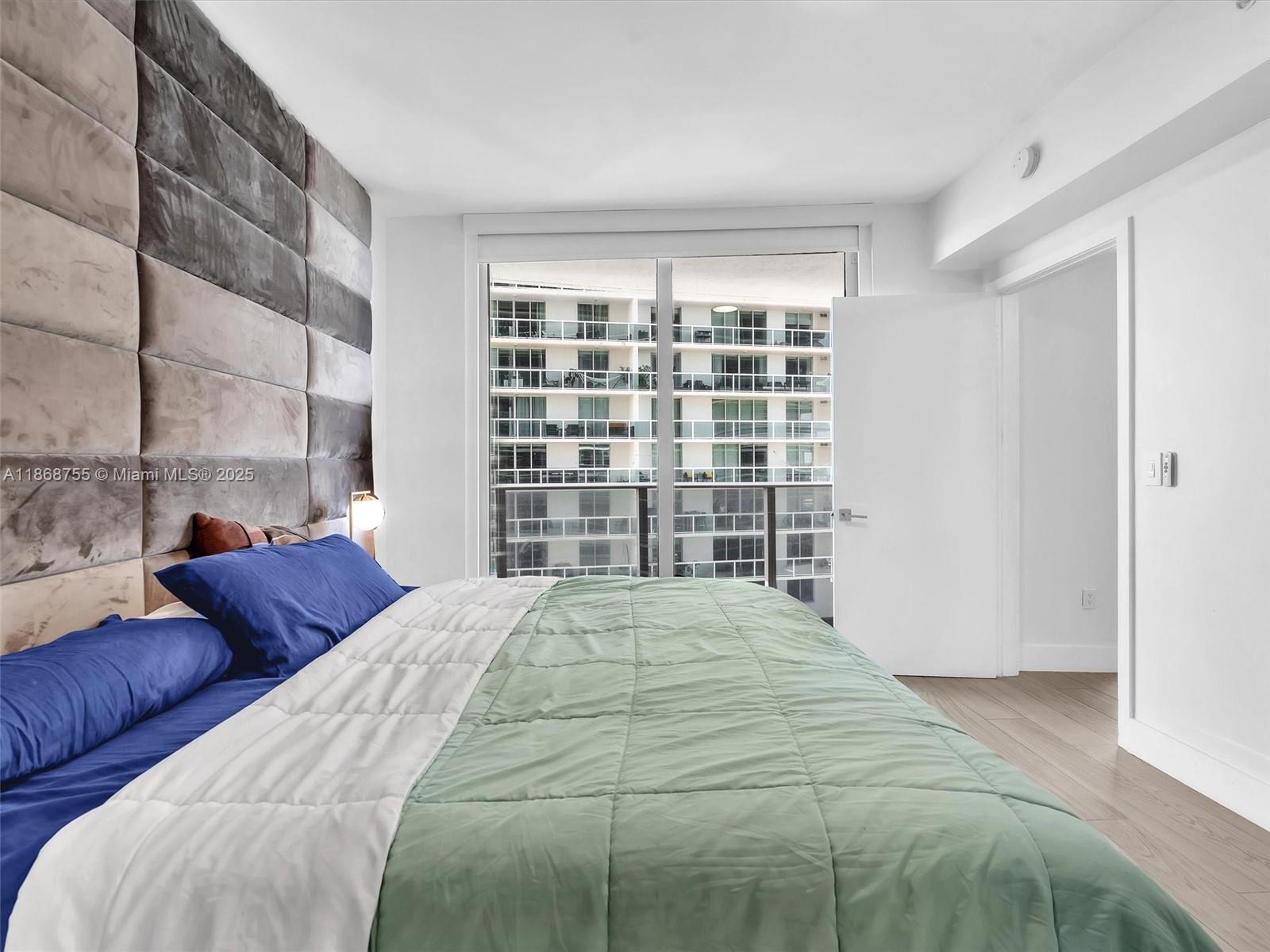 ARIA ON THE BAY CONDO - Residential