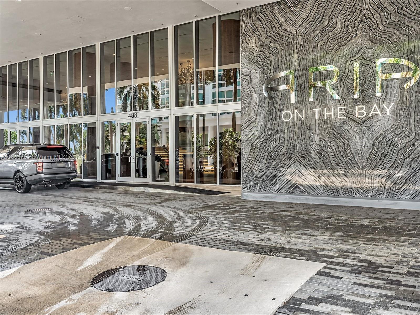 ARIA ON THE BAY CONDO - Residential