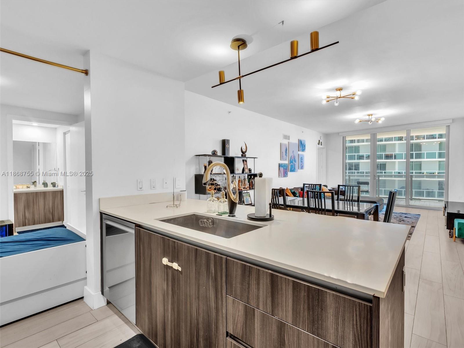 ARIA ON THE BAY CONDO - Residential