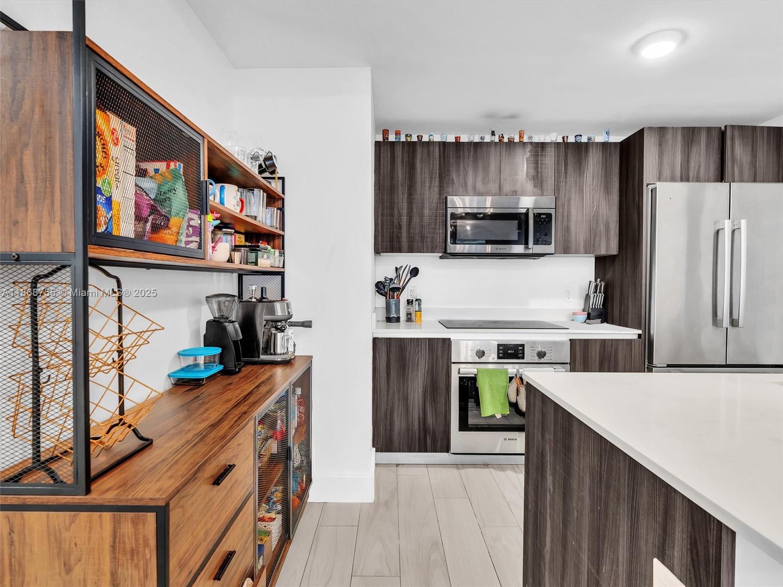 ARIA ON THE BAY CONDO - Residential