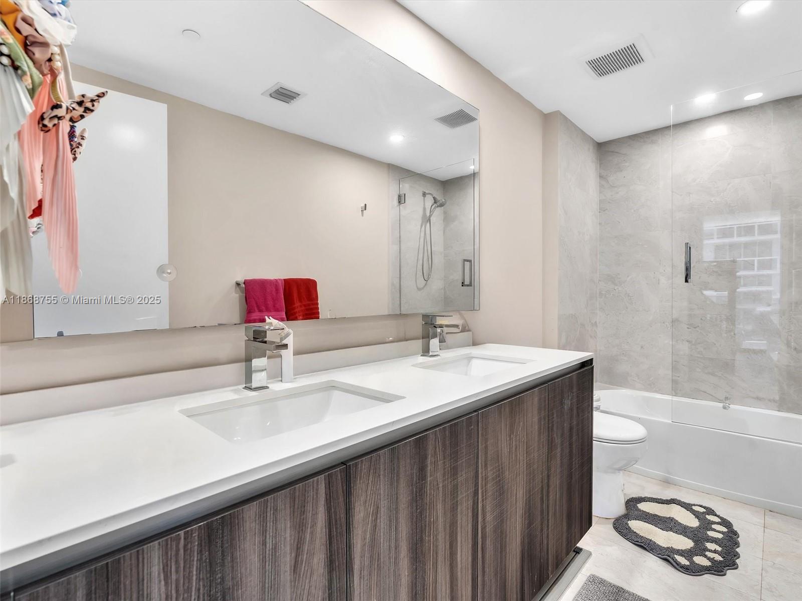 ARIA ON THE BAY CONDO - Residential