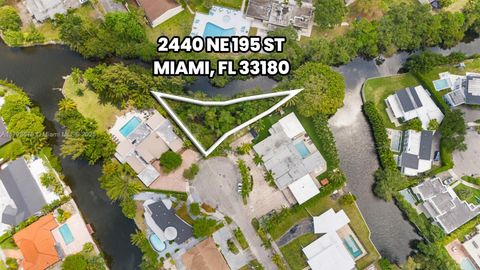 2440 NE 195th St Miami FL 33180