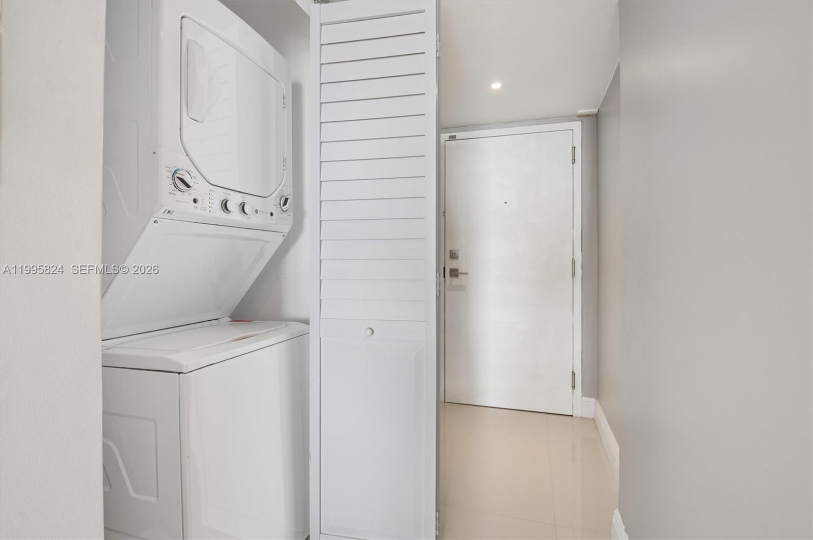 Delvista Towers Condo - Residential