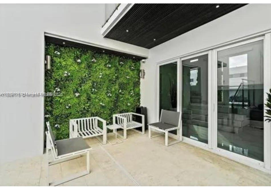 DORAL PALMS SOUTH - Residential Lease