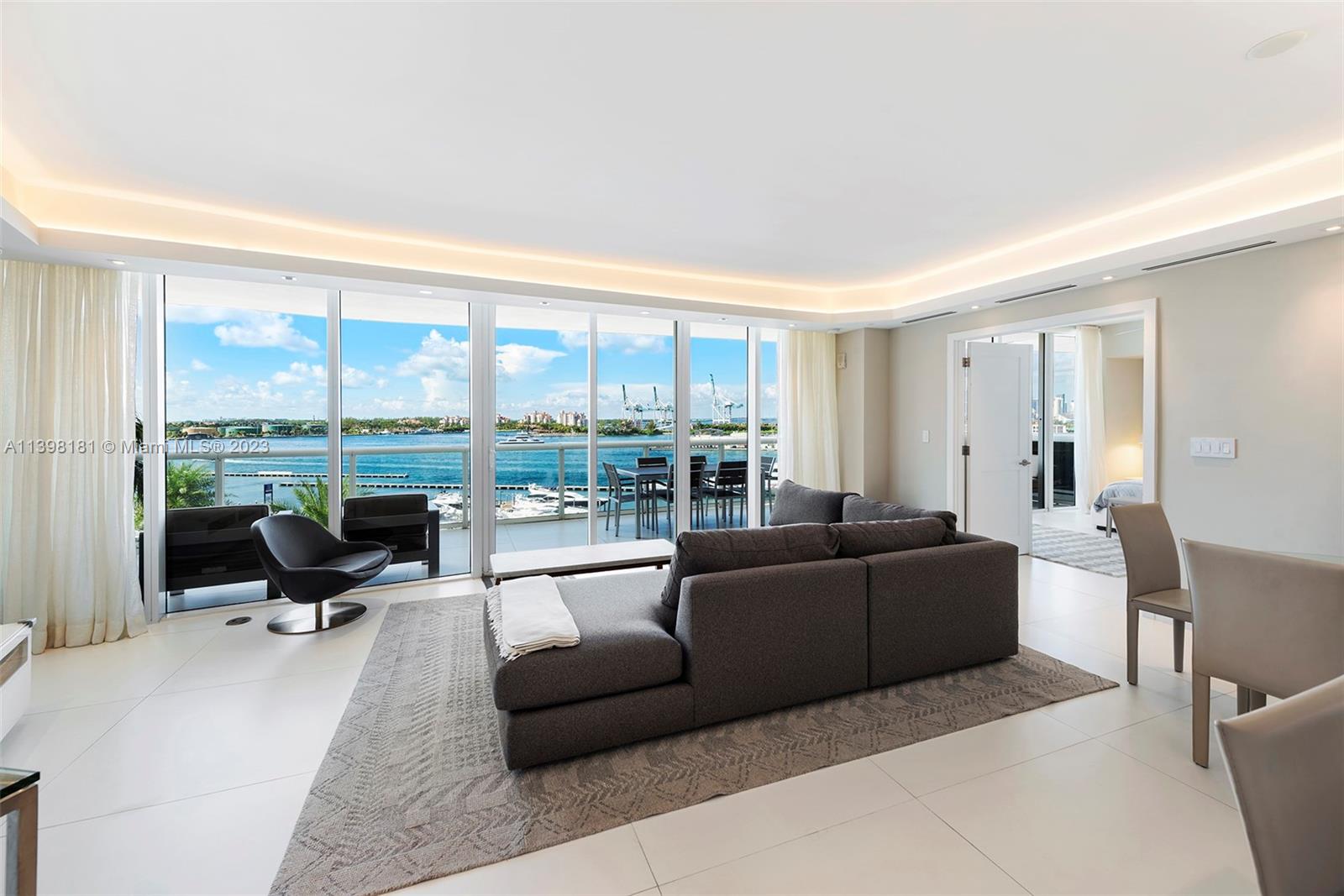 Property for Sale at 400 Alton Rd 804, Miami Beach, Miami-Dade County, Florida - Bedrooms: 2 
Bathrooms: 3  - $2,575,000