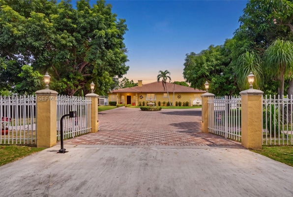 19110 SW 128TH CT, MIAMI, FL 33177 - Image d96c856f2cfb07761ac2097b060bb6f4/262278314